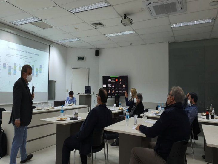 Asesor analizó drama del sector terciario